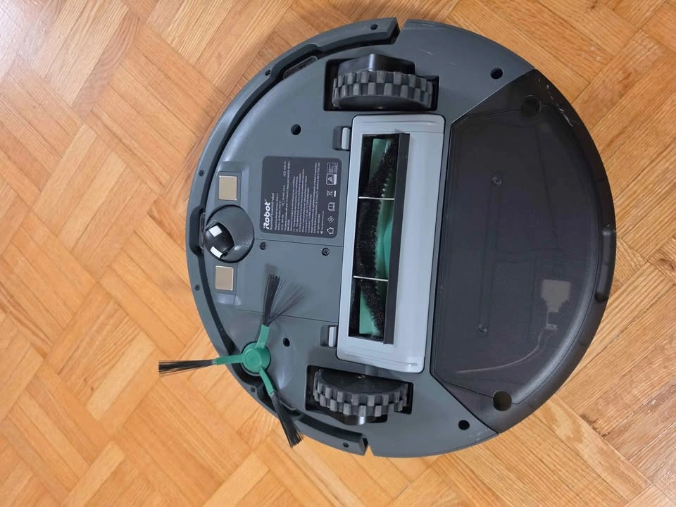 iRobot Roomba Combo Essential Robot Vacuum & Mop (Model Y013420) - photo 5