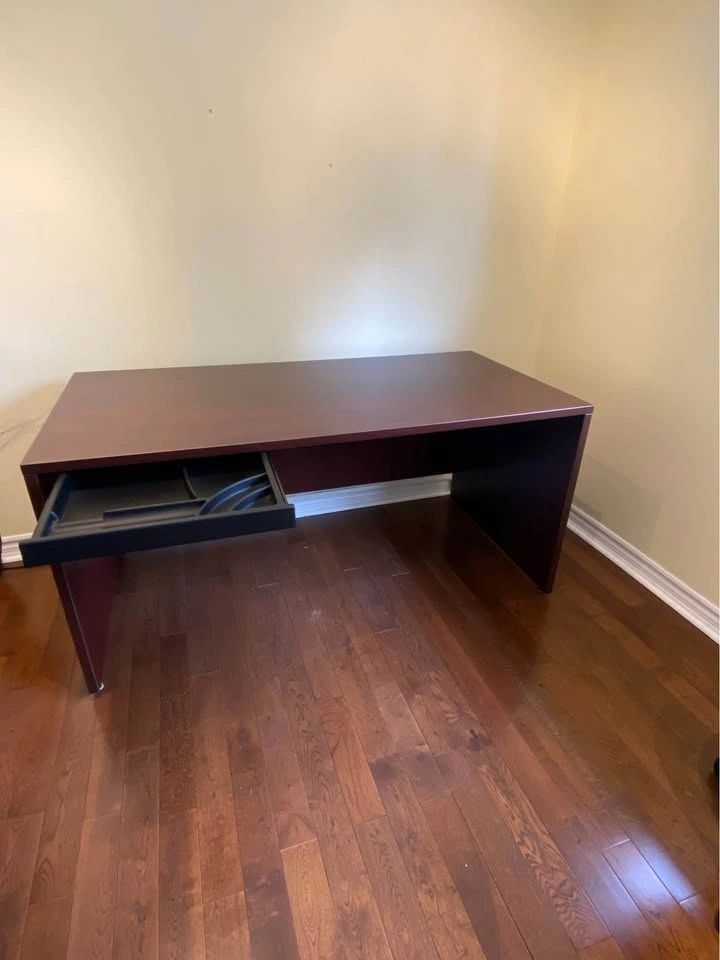 Office - desk, credenza, chair - photo 3