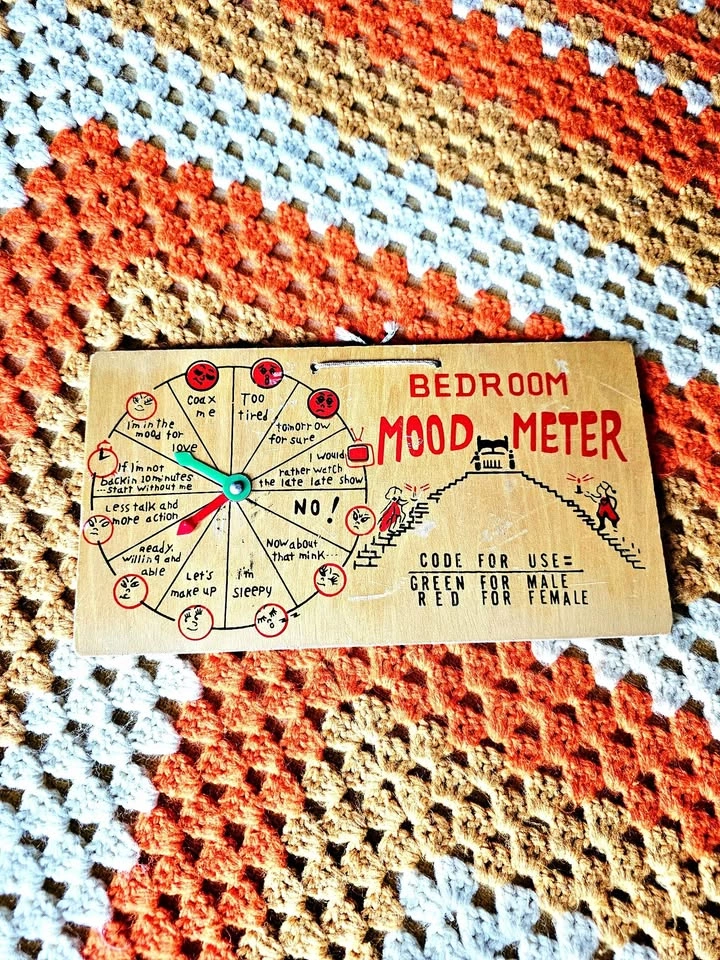 60s/70s Bedroom Mood Meter Wooden Plaque Vintage Kitsch Decor