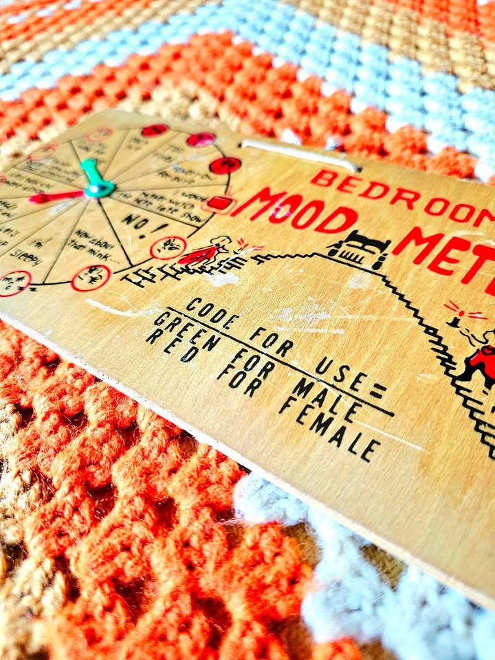 60s/70s Bedroom Mood Meter Wooden Plaque Vintage Kitsch Decor - photo 3