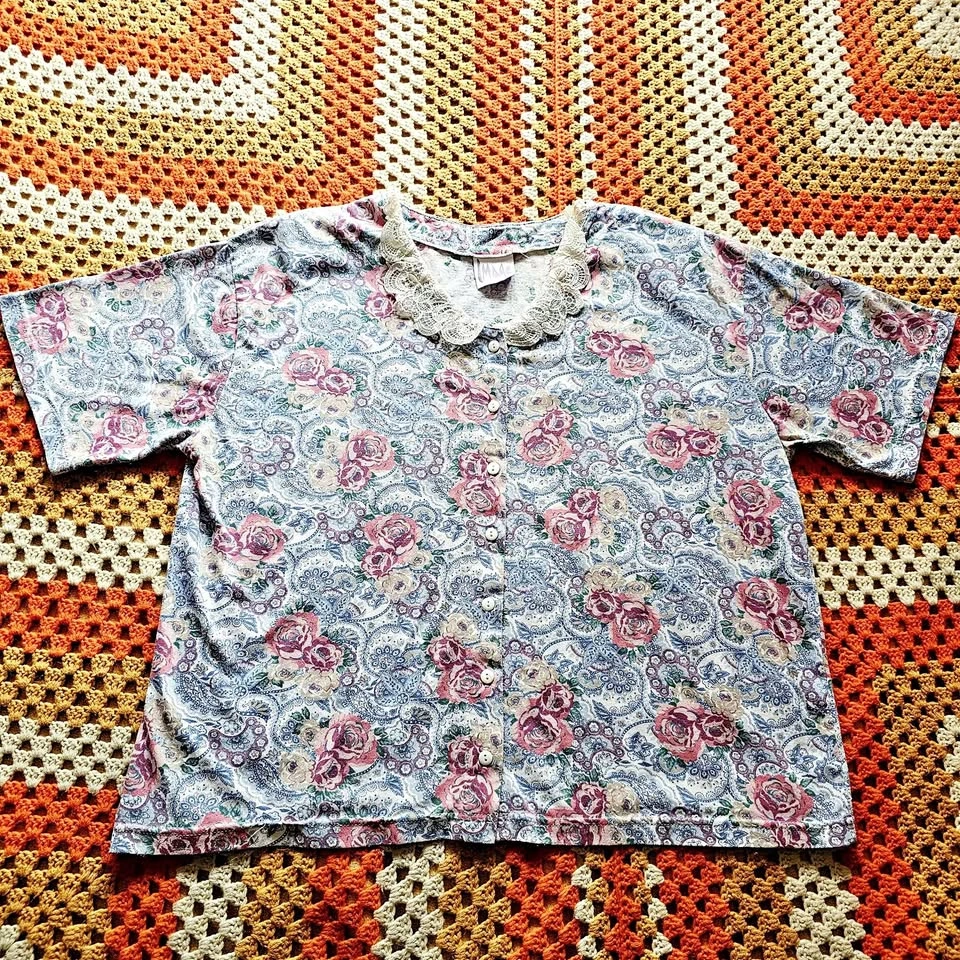 Vintage 3XL Floral Peter Pan Lace Collar TShirt