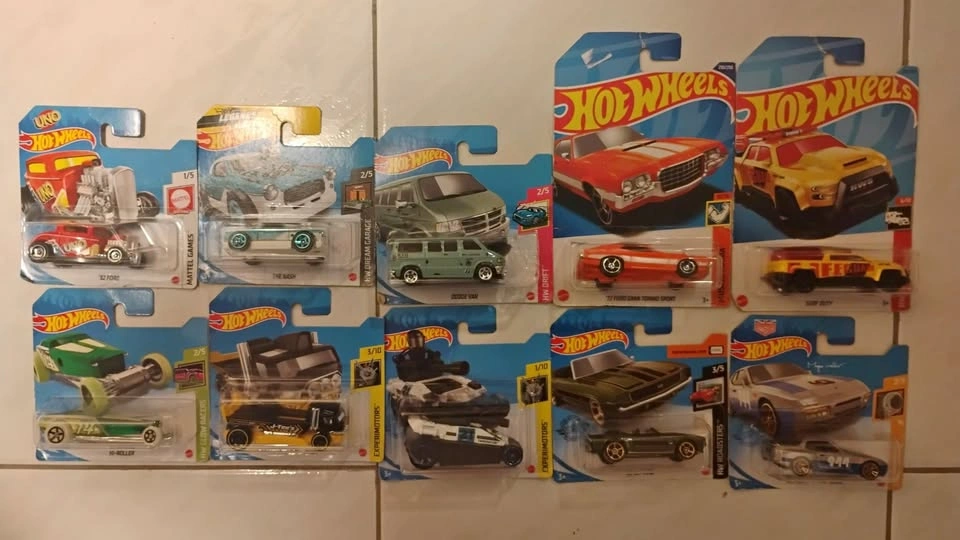 22 Hot Wheels & 48 Other Die-Cast/Plastic Mini Model Cars