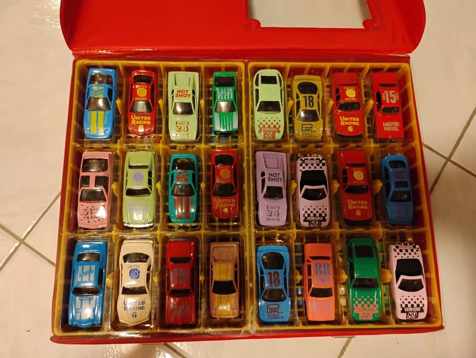 22 Hot Wheels & 48 Other Die-Cast/Plastic Mini Model Cars - photo 4