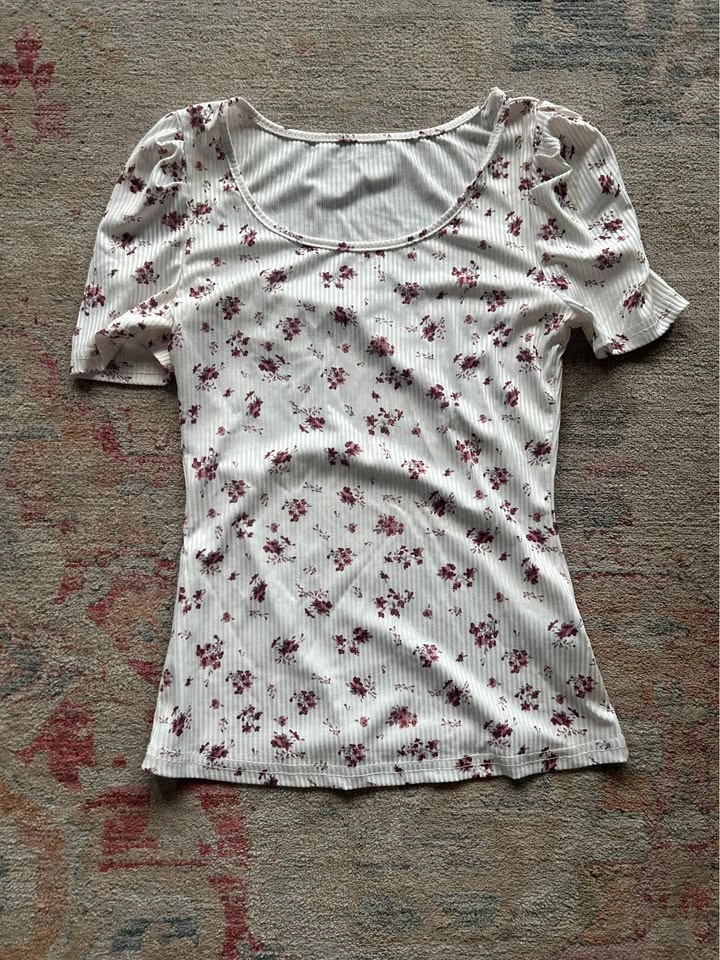 Assorted Women's Shirts and Tops - Size Small/Medium - photo 4