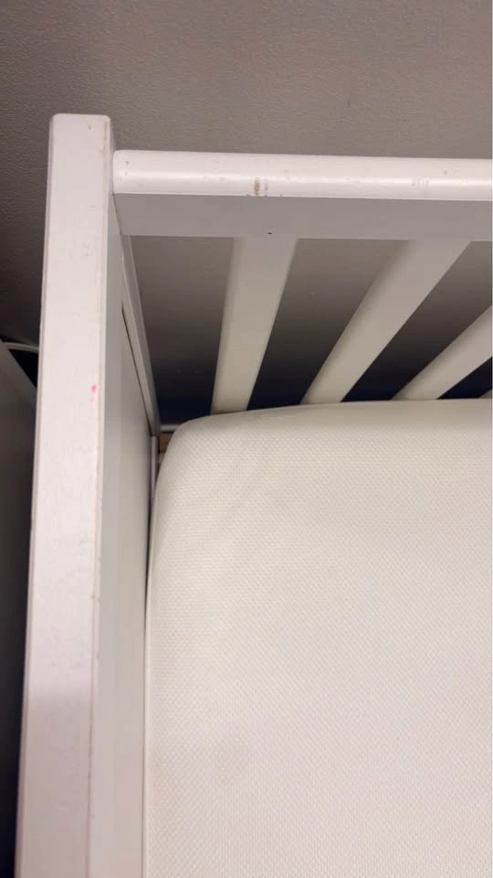IKEA SUNDVIK Baby Crib, SKONAST Mattress, Mattress Protector - photo 3