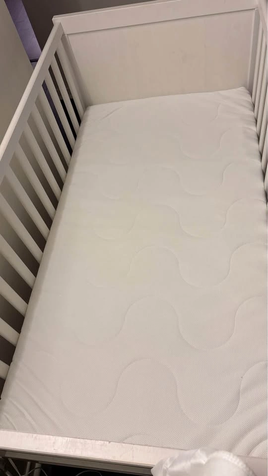 IKEA SUNDVIK Baby Crib, SKONAST Mattress, Mattress Protector - photo 5