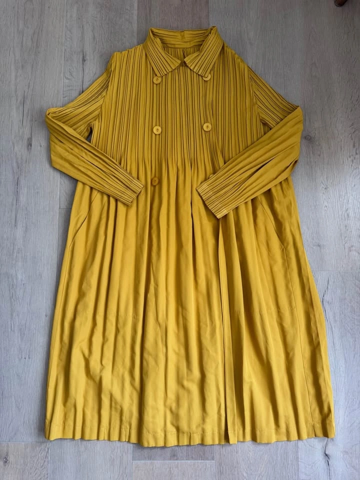 Pleats Mustard Yellow Trench Coat - photo 3