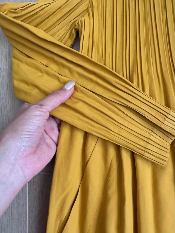 Pleats Mustard Yellow Trench Coat - photo 4