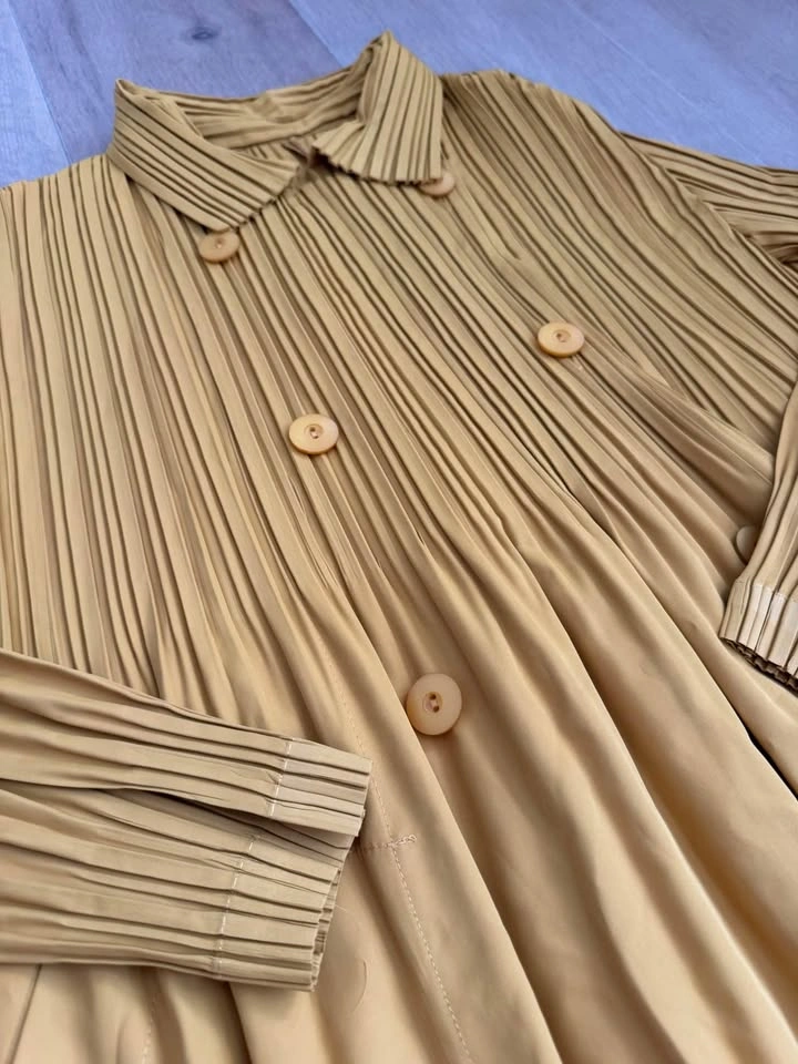 Pleats Mustard Yellow Trench Coat - photo 5