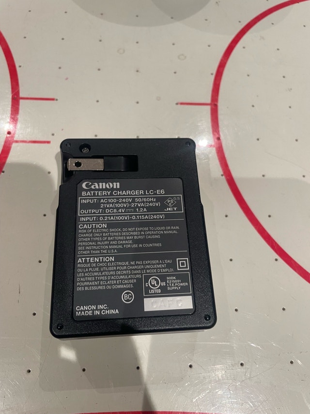 Canon LC-E6 Battery Charger - photo 2