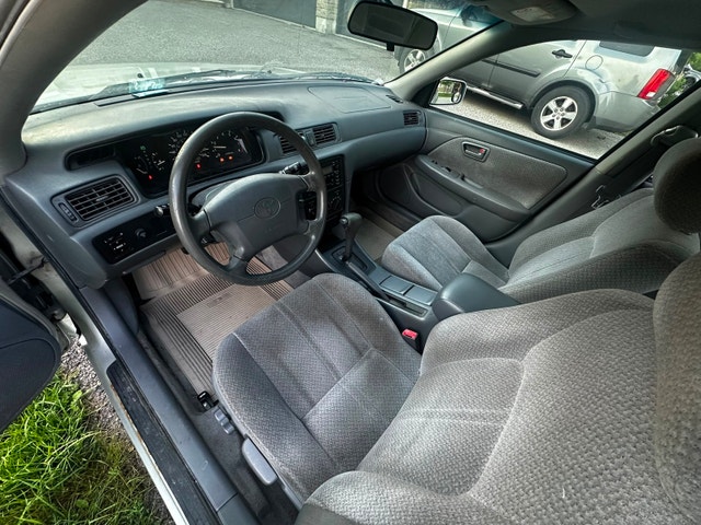 Toyota Camry - photo 2