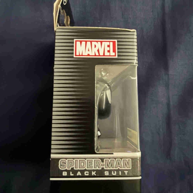 Funko Marvel Spider-Man (Black Suit Hot Topic Exclusive) - photo 3