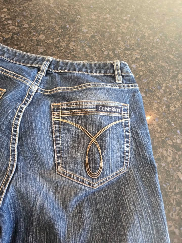 Calvin Klein Jeans Bootcut Size 8 - photo 4