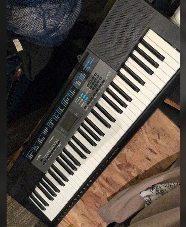 Casio CTK-2550 61-Key Digital Keyboard (With Power Adapter)