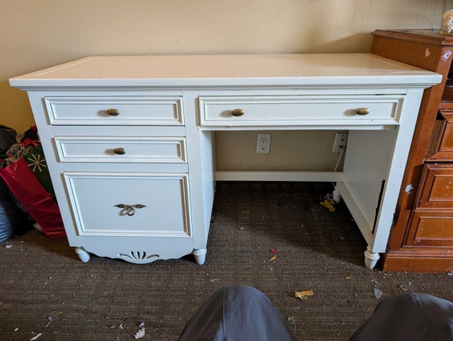 White Wooden Desk & Bookshelf Set - photo 3