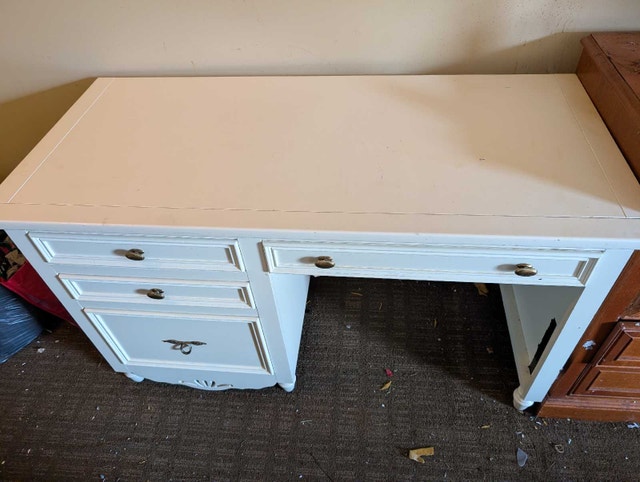 White Wooden Desk & Bookshelf Set - photo 4