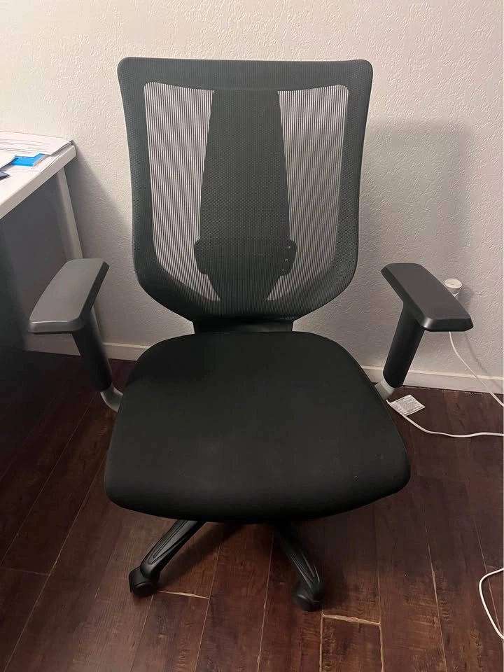 Office table and chair - photo 2