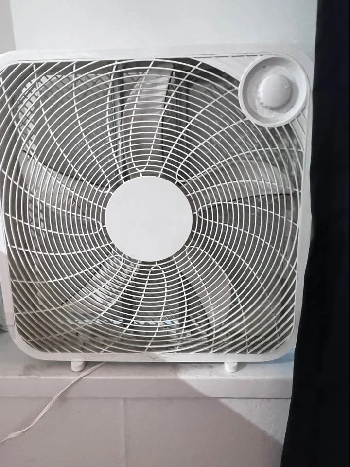 20-Inch White Box Fan - photo 2