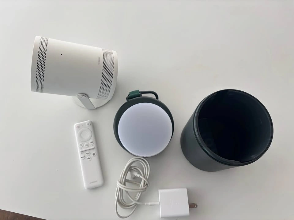 Samsung The Freestyle Smart Projector with Case - photo 3