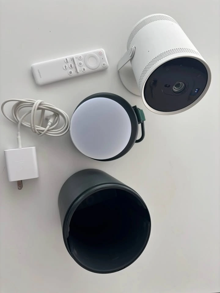Samsung The Freestyle Smart Projector with Case - photo 4