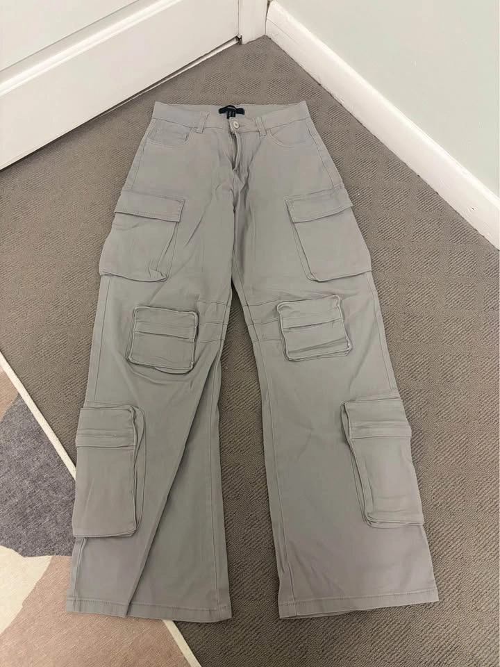 Set of 3 Women's Pants - Forever 21 Cargo Pants and Slouchy Jean - photo 2
