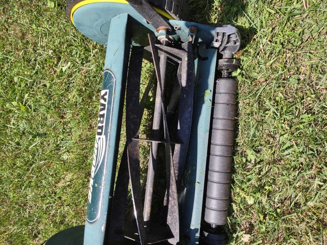 2 Pushmowers for $80 - photo 5
