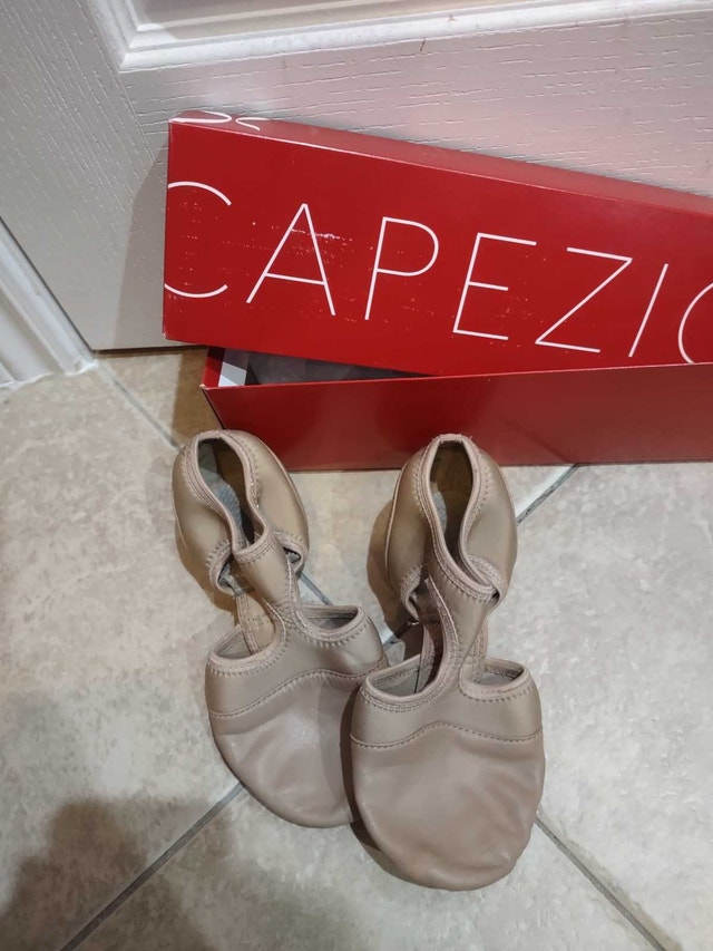 Capezio Padini Jazz Shoes Size 8 - photo 3
