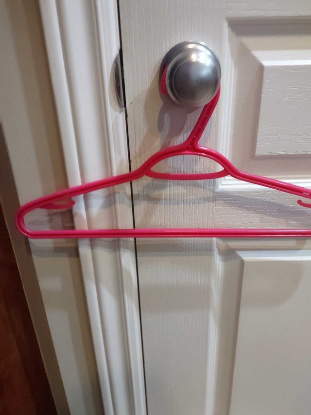 Hangers $15 - photo 2