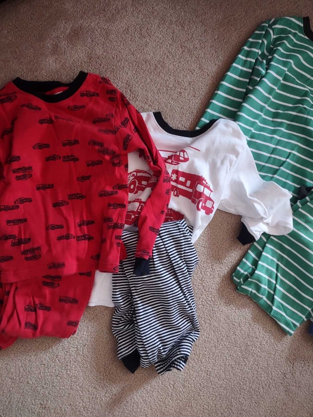 Boys Pajamas Size 5-8 - photo 3