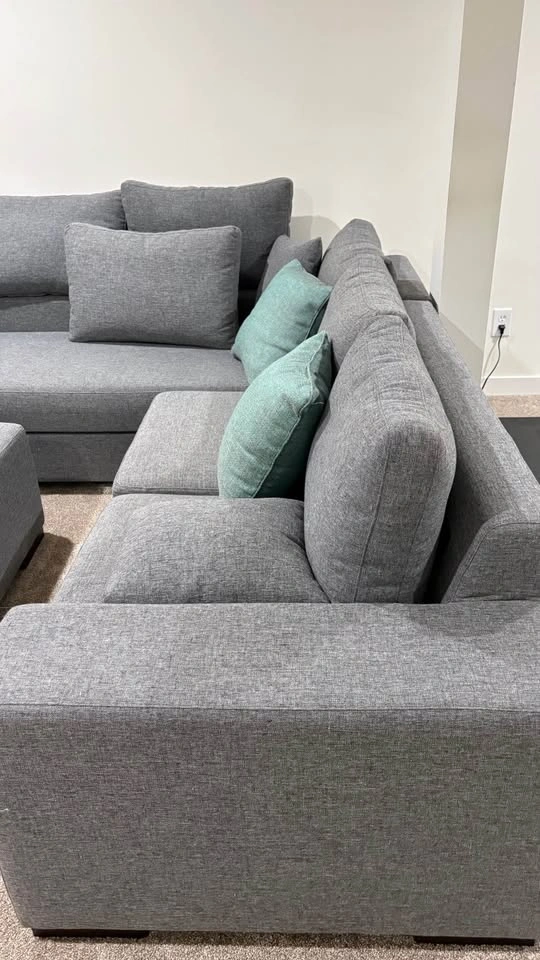 Large grey sectional and ottoman - photo 2