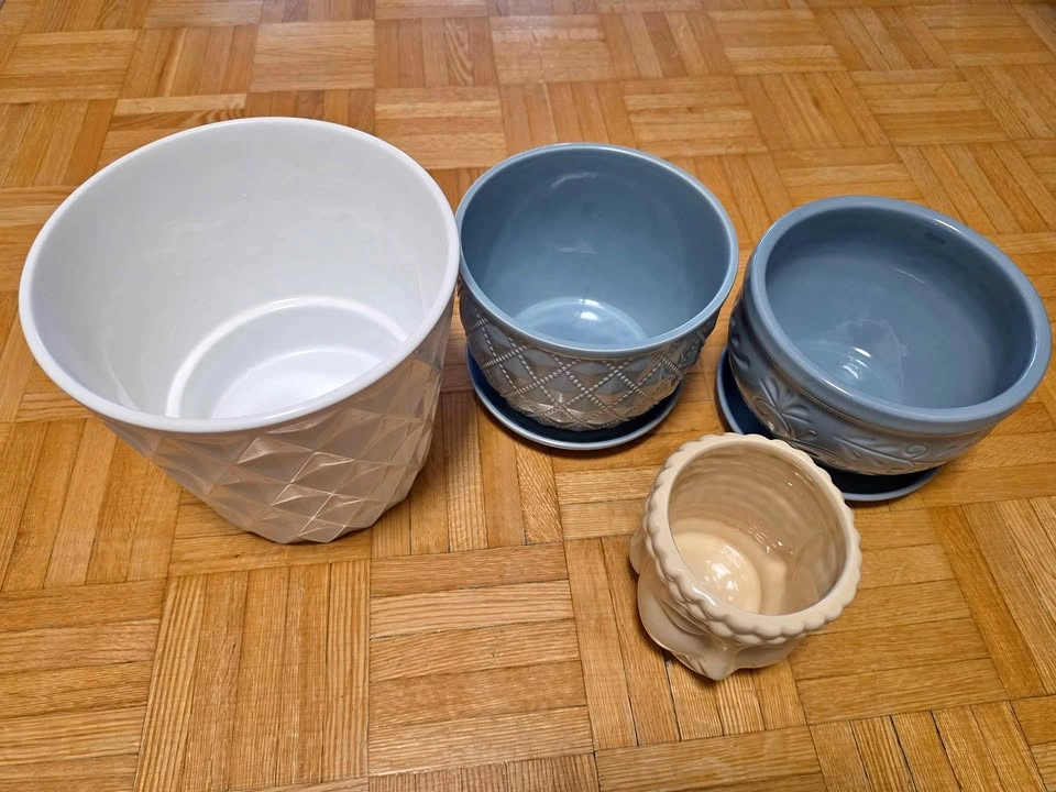 Set of 4 Decorative Ceramic/Glazed Plant Pots