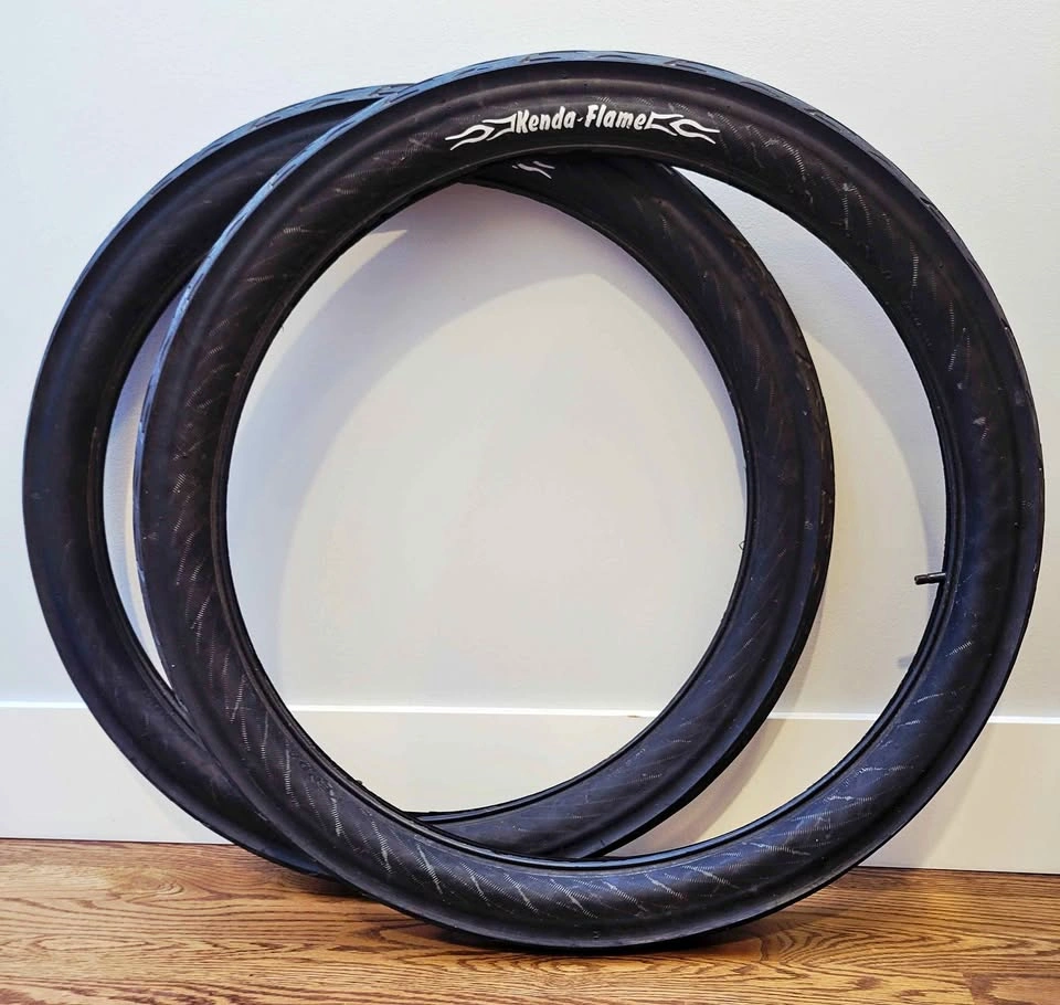 Pair of Kenda Flame 26 x 3.0 cruiser tires with inner tubes