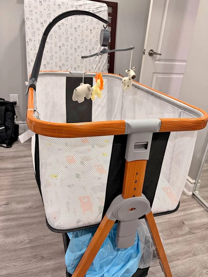 Portable Bedside Baby Bassinet / Sleeper - Never Used