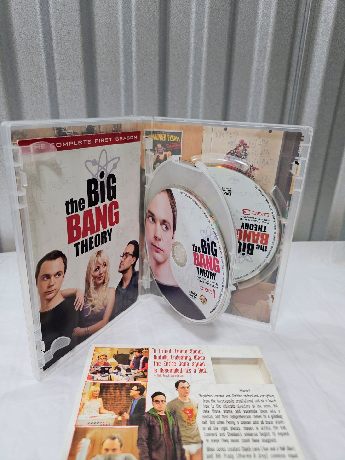 The Big Bang Theory Season 1 Widescreen DVD 2008 - photo 4