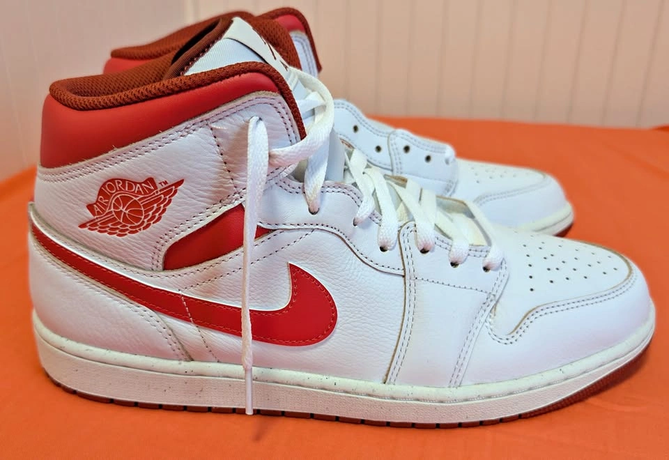 Men's Air Jordan 1 Mid SE "Dune Red" - BNIB