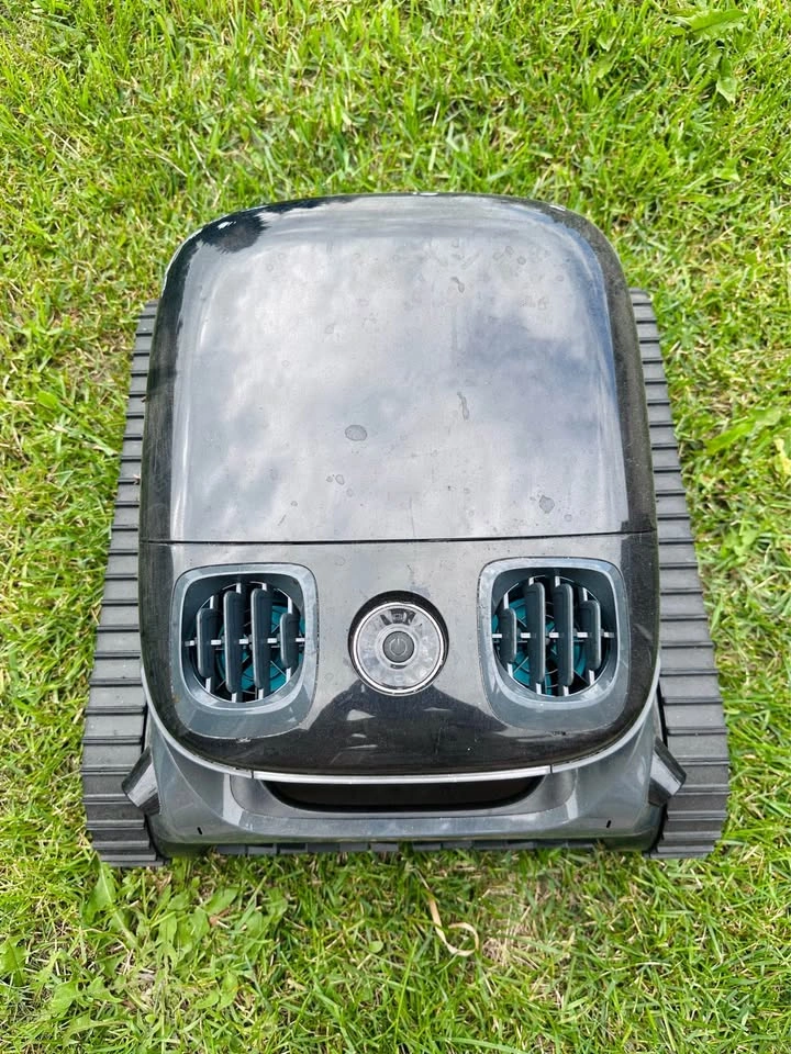 Aiper Scuba S1 Pro Cordless Robotic Pool Cleaner - photo 2
