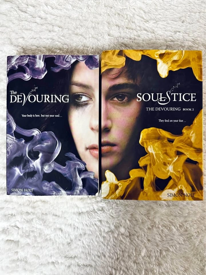 Simon Holt YA Horror Books - The Devouring & Soulstice