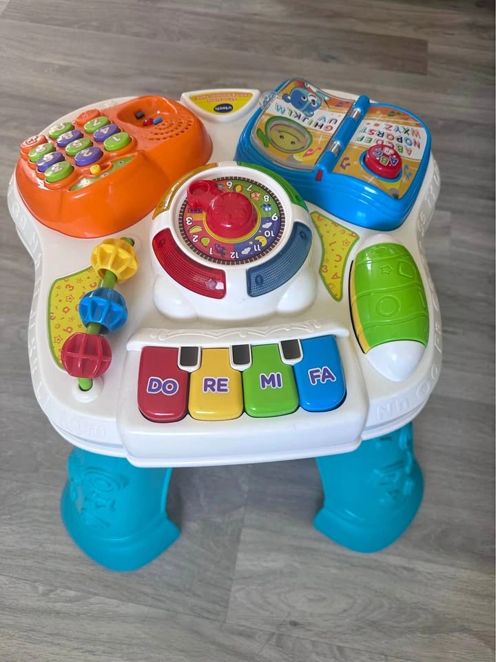 VTech Sit-To-Stand Learn & Discover Table – Excellent Condition