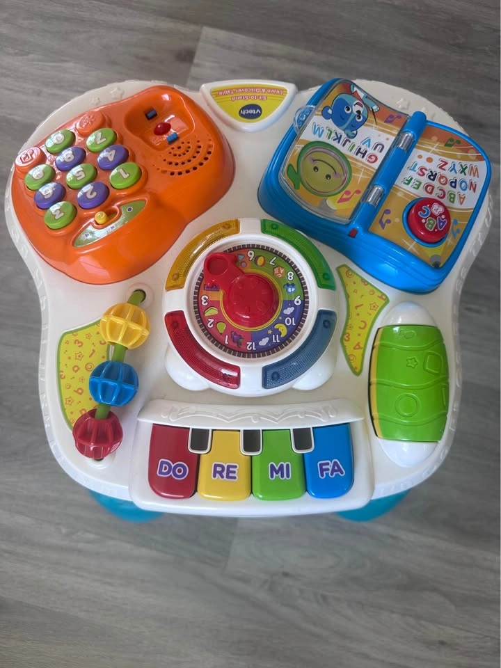 VTech Sit-To-Stand Learn & Discover Table – Excellent Condition - photo 2