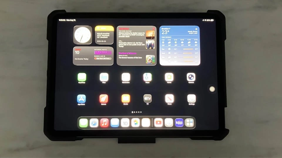 M1 chip, Apple iPad Pro 11-inch 3rd Gen 128GB with UAG case - photo 2