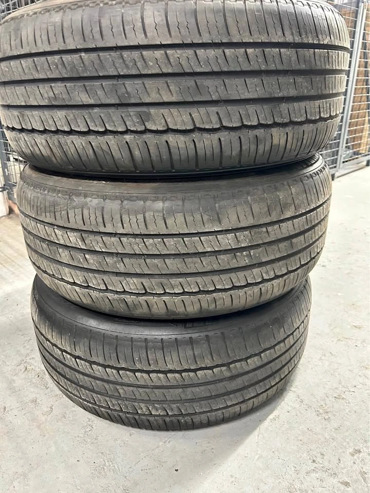 225/55 R17 Tires all season Michelin 3pcs