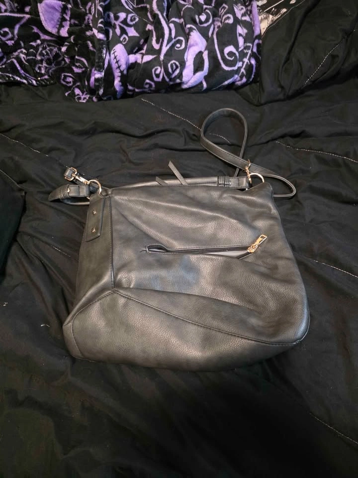 Large Black Hobo / Crossbody Bag + Matching Pouch - photo 2