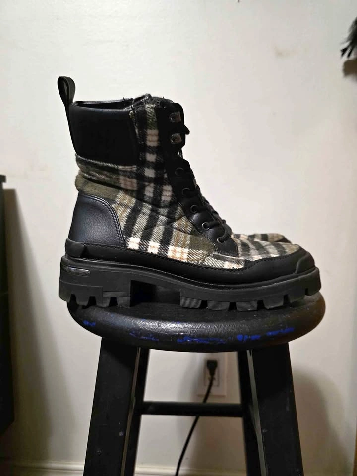 ALDO Plaid Chunky Combat Boots – Women’s Size 8