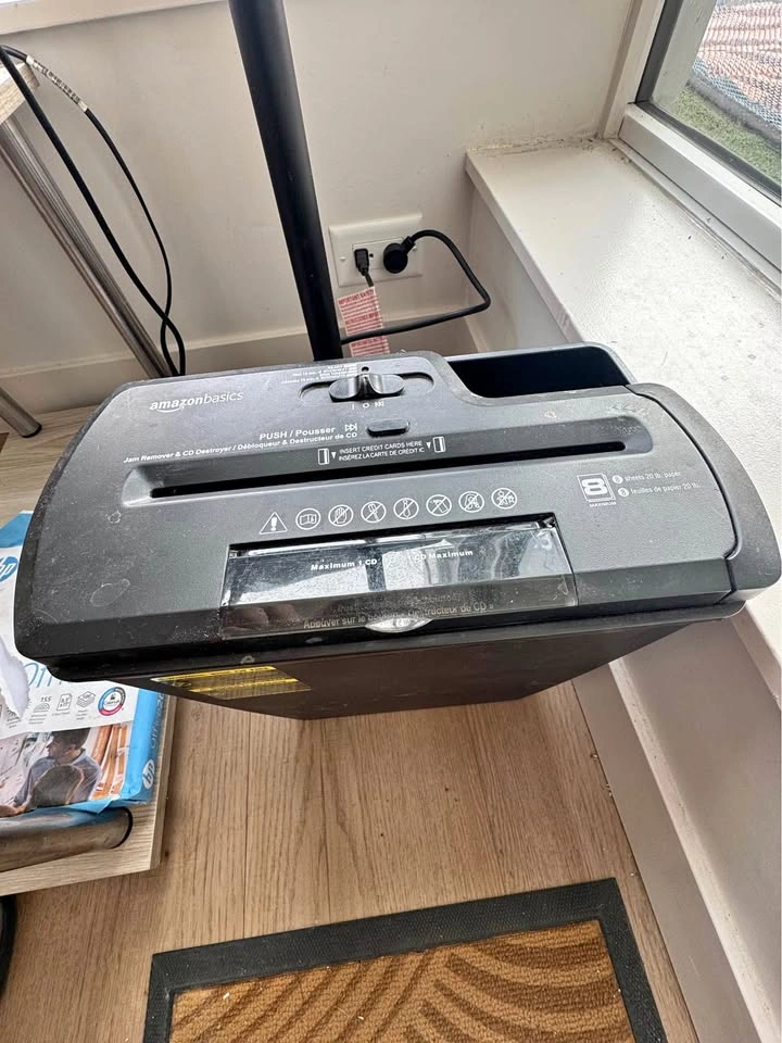 Amazon Basics 8-Sheet Paper Shredder