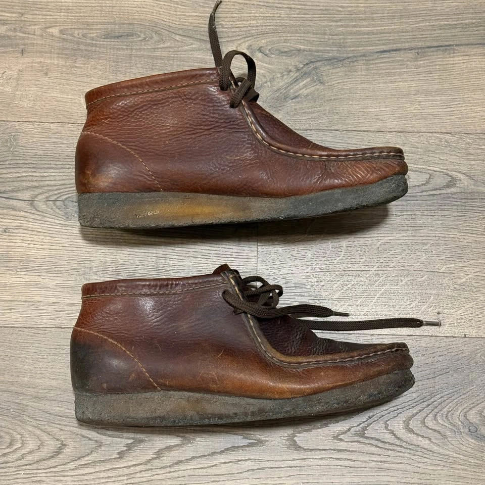 Clarks Wallabee shoes- size is men’s US 10 - photo 2