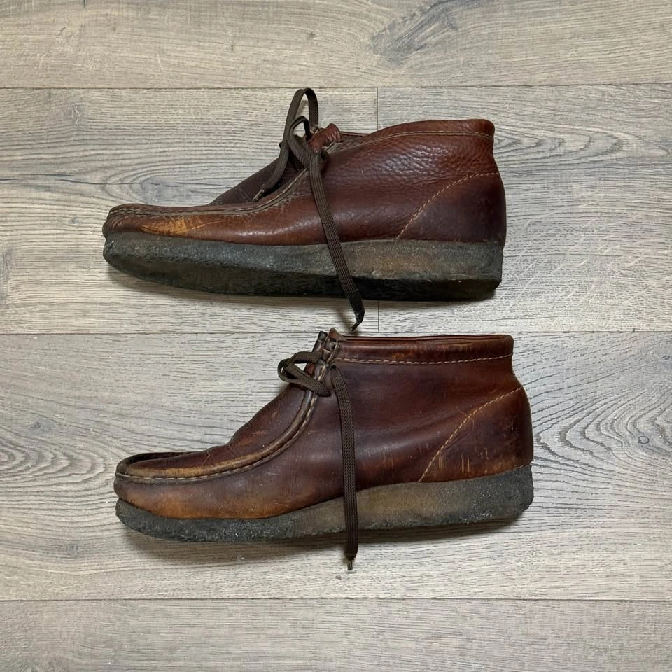 Clarks Wallabee shoes- size is men’s US 10 - photo 3
