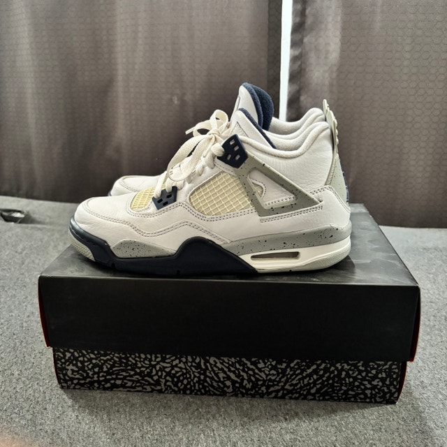 Jordan 4 Retro Midnight Navy