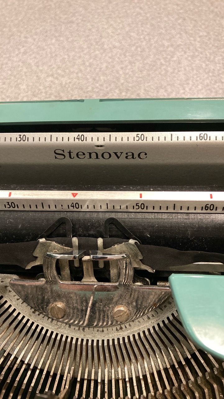 Smith-Corona Vintage Portable Typewriter - photo 3