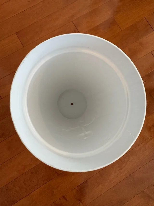 Toilet Paper Holder image indicator(2)