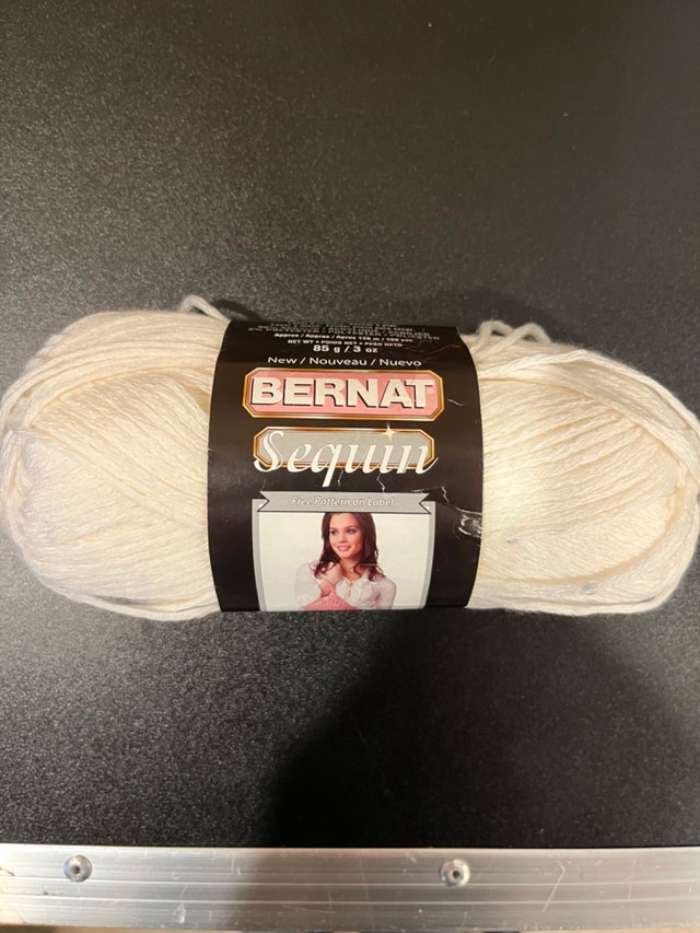 Bernat Sequin, White Yarn x2 - photo 2